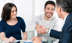 Entretien à la banque. (© Fotolia)