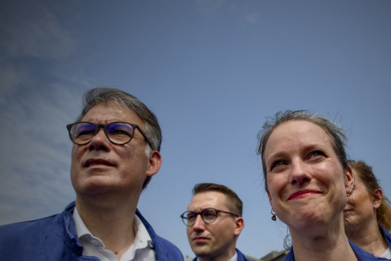 Olivier Faure et Lucie Castets à La Chapelle-Saint-Mesmin, le 31 juillet 2024. ( POOL / GUILLAUME SOUVANT )