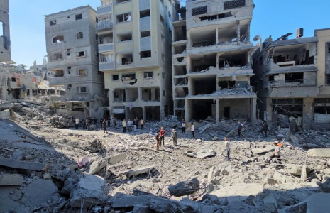 Conséquences des frappes israéliennes sur des maisons et des bâtiments résidentiels à Beit Lahiya, dans le nord de la bande de Gaza