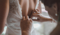 Si vous n’avez pas envie de dépenser des milliers d’euros dans la tenue du jour J, la location est une option. crédit photo : Getty Images