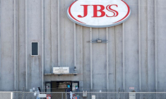 LE GROUPE REVIL LIÉ À LA RUSSIE DERRIÈRE LA CYBERATTAQUE DE JBS, RAPPORTE BLOOMBERG