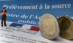 Les Français pourront soumettre leur déclaration de revenus à partir de jeudi et jusqu'à début juin, une campagne lancée en plein débat sur la taxation des hauts patrimoines ( AFP / JOEL SAGET )