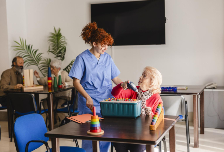 Les tarifs des Ehpad varient fortement selon le type d’établissement et la région. ( crédit photo : Getty Images )