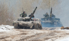 Les tensions à la frontière russo-ukrainienne expliquent une partie de la récente flambée du cours de l'or noir. La Russie produit 10 millions de barils par jour de pétrole brut et en exporte près de la moitié. (© AFP)