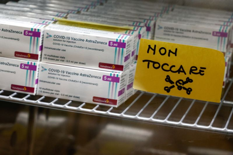 CORONAVIRUS: LE VACCIN ASTRAZENECA SUSPENDU EN ITALIE