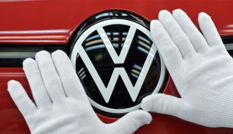 Visite de presse de la chaîne de production Volkswagen à Dresde