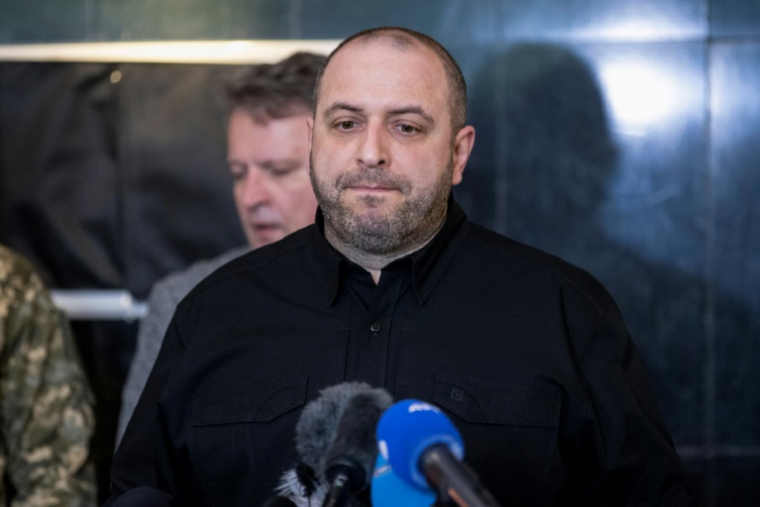 Le négociateur en chef de l'Ukraine et ministre de la Défense, Roustem Oumerov, fait une déclaration à la presse après une réunion avec la délégation russe à Istanbul, le 16 mai 2025 ( AFP / KEMAL ASLAN )
