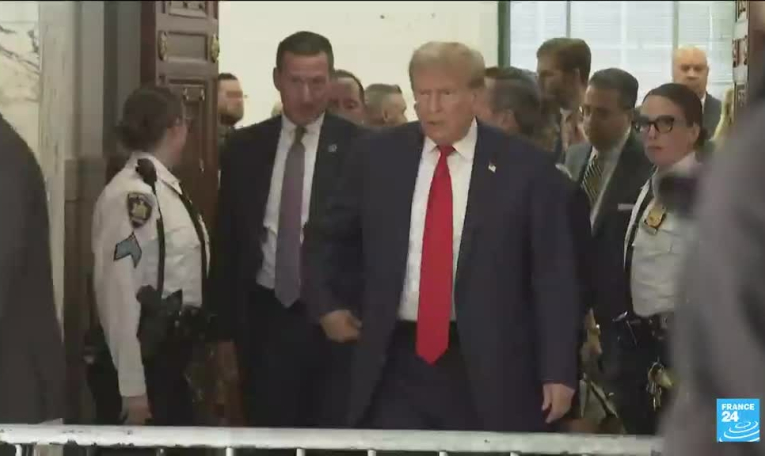 États-Unis : la Cour suprême va statuer sur l'immunité pénale de Donald Trump