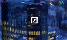 DEUTSCHE BANK S'EFFORCE DE RASSURER SUR SES FINANCES MALGRÉ S&P