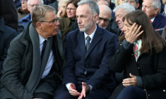L'ex-premier adjoint à la maire de Paris Patrick Bloche, le maire de Paris Emmanuel Grégoire et l'ancienne maire de Paris Anne Hidalgo assistent à un hommage national à l'ancien Premier ministre français Lionel Jospin, à Paris, le 26 mars 2026 ( AFP / Ludovic MARIN )