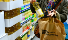 Les banques alimentaires lancent leur opération annuelle de collecte de produits essentiels, à destination de 2,4 millions de personnes précaires  ( AFP / MEHDI FEDOUACH )