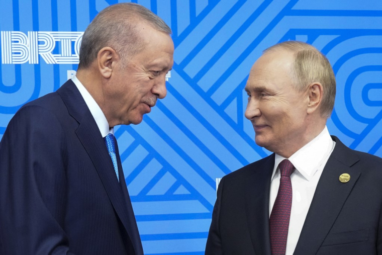 Recep Tayyip Erdogan et Vladimir Poutine à Kazan, en Russie, le 23 octobre 2024. ( POOL / ALEXANDER ZEMLIANICHENKO )