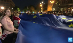 Géorgie : la loi sur "l'influence étrangère" devant le Parlement après une manifestation monstre