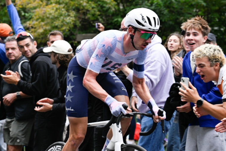 L'Américain Brandon McNulty, champion du monde de cyclisme sur route, pendant la course le 27 septembre 2026 à Montréal ( AFP / Andrej Ivanov )