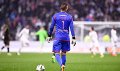 Un point de chute en Ligue 1 pour Anthony Lopes ?
