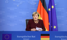 ANGELA MERKEL OVATIONNÉE PAR LES DIRIGEANTS EUROPÉENS À BRUXELLES