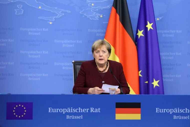 ANGELA MERKEL OVATIONNÉE PAR LES DIRIGEANTS EUROPÉENS À BRUXELLES