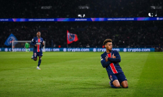 Un but sublime de Désiré Doué permet au PSG de revenir avant la pause