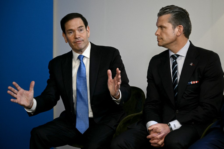Marco Rubio et Pete Hegseth, à la Haye, le 25 juin 2025 ( AFP / BRENDAN SMIALOWSKI )