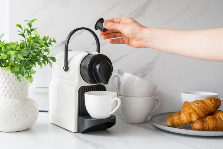 Le prix des capsules L’Or pourrait augmenter de 5 à 10 % en 2026 après la grève des salariés JDE Peet’s près de Saint-Étienne. ( crédit photo : Getty Images )