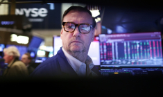 Un opérateur à la Bourse de New York, le 14 novembre 2025 ( AFP / CHARLY TRIBALLEAU )