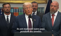 Trump fait passer de 25 à 35% les droits de douane sur les produits canadiens