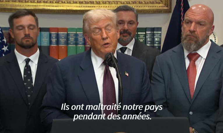 Trump fait passer de 25 à 35% les droits de douane sur les produits canadiens