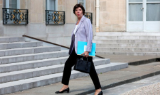La ministre française des Affaires étrangères Catherine Colonna arrive à l'Elysée