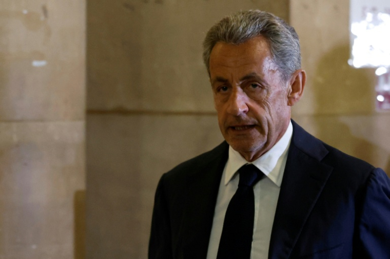 L'ancien président de la République Nicolas Sarkozy à son arrivée au tribunal à Paris le 27 mai 2026 ( AFP / SIMON WOHLFAHRT )