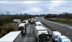 Verglas: accident impliquant deux autocars et plusieurs véhicules sur l'A63 (Landes)