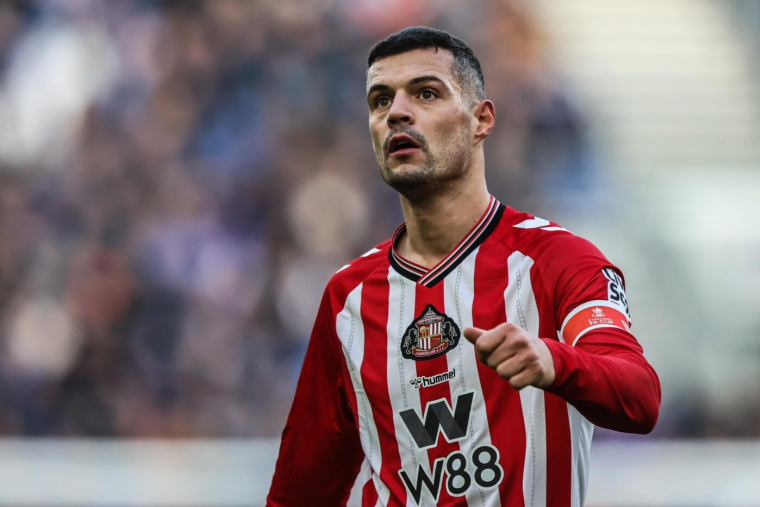 Granit Xhaka proche d'en venir aux mains avec un supporter adversaire