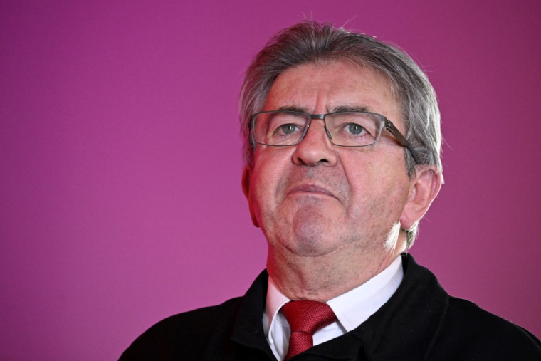 Pour Jean-Luc Mélenchon, "les insoumis se voient infliger une lapidation médiatique désormais permanente". ( AFP / EMMANUEL DUNAND )