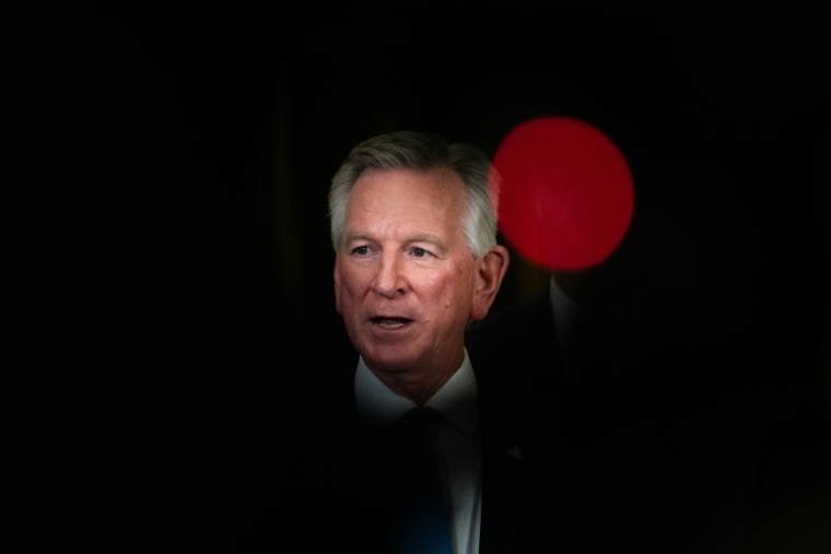 Le sénateur républicain Tommy Tuberville, au Capitole de Washington, le 4 mars 2025 ( AFP / Allison ROBBERT )