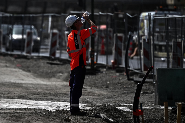 "Chaque préfet devra s'appuyer sur un registre précis et à jour de ces publics fragiles, construit avec les communes, les CCAS, les services sociaux et la CAF" a declaré Maud Bregeon, porte-parole du gouvernement. ( AFP / CHRISTOPHE ARCHAMBAULT )