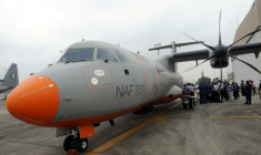 L'avion militaire nigérian ATR-42, dédié notamment à la surveillance maritime, parqué sur la base aérienne de Lagos, le 19 août 2014 ( AFP / PIUS UTOMI EKPEI )