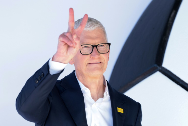 Tim Cook, le 27 juillet 2026 à Los Angeles, en Californie ( AFP / VALERIE MACON )