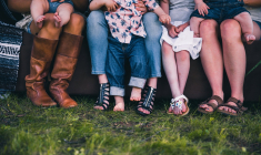 Il est désormais plus simple pour certaines familles nombreuses de faire la demande de la carte donnant accès à des avantages variés. (illustration) (StockSnap / Pixabay)
