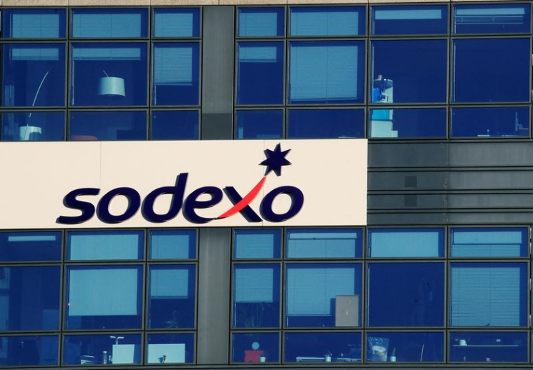Photo du logo de Sodexo au siège de l'entreprise à Issy-les-Moulineaux, en France