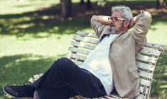 Retraite à l’étranger : renseignez-vous sur les obligations fiscales ! / iStock.com - javi_indy