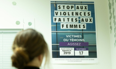 Deux ans après son lancement, l'aide universelle d'urgence, qui vise à couvrir les premières dépenses d'une femme fuyant son conjoint violent, connaît un succès notable mais reste souvent insuffisante  ( AFP / MIGUEL MEDINA )