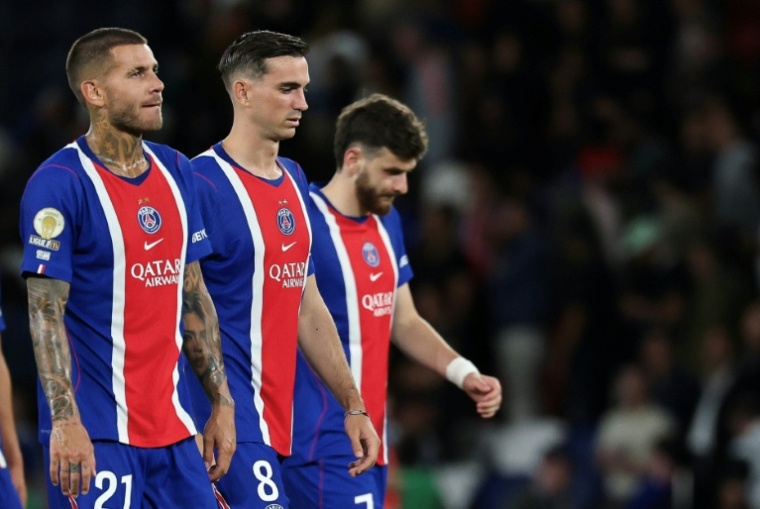 La déception des joueurs du PSG après leur défaite à domicile face à Monaco, le 4 septembre 2026 au Parc des Princes ( AFP / Anne-Christine POUJOULAT )