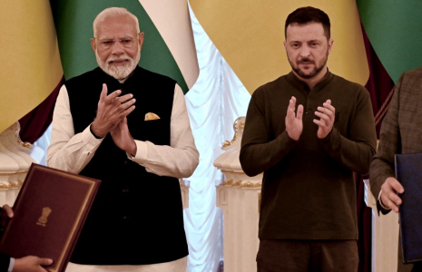 Volodymyr Zelensky et Narendra Modi, à Kiev, le 23 août 2024 ( AFP / SERGEI SUPINSKY )