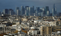Vue générale du quartier d'affaires de La Défense et du 16e arrondissement de Paris