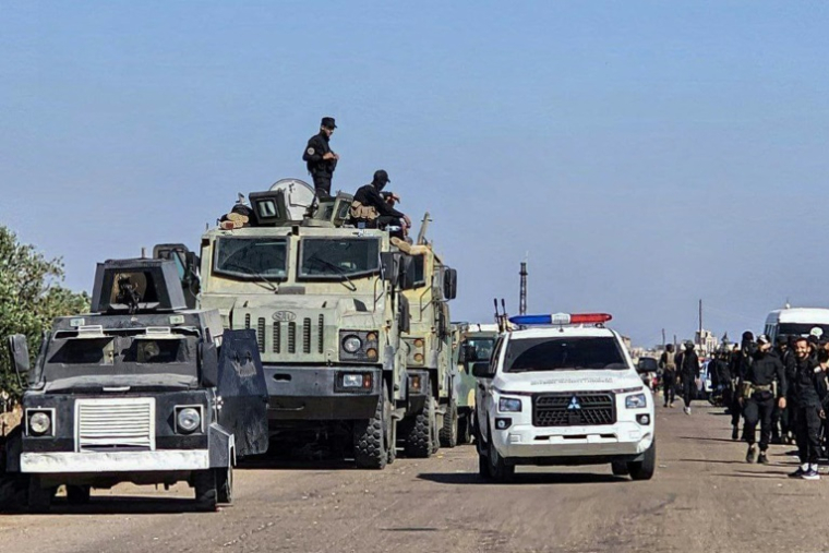Une photo publiée par l'agence de presse officielle syrienne SANA montre le déploiement des forces syriennes à Soueuida, dans le sud de la Syrie, le 14 juillet 2025 ( SANA / - )