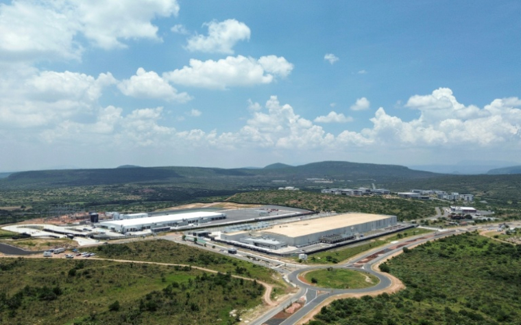 Vue aérienne d’un des centres de données de Microsoft à Colón, dans l'État de Querétaro,  le 30 juillet 2026 au Mexique ( AFP / Cesar Gomez )