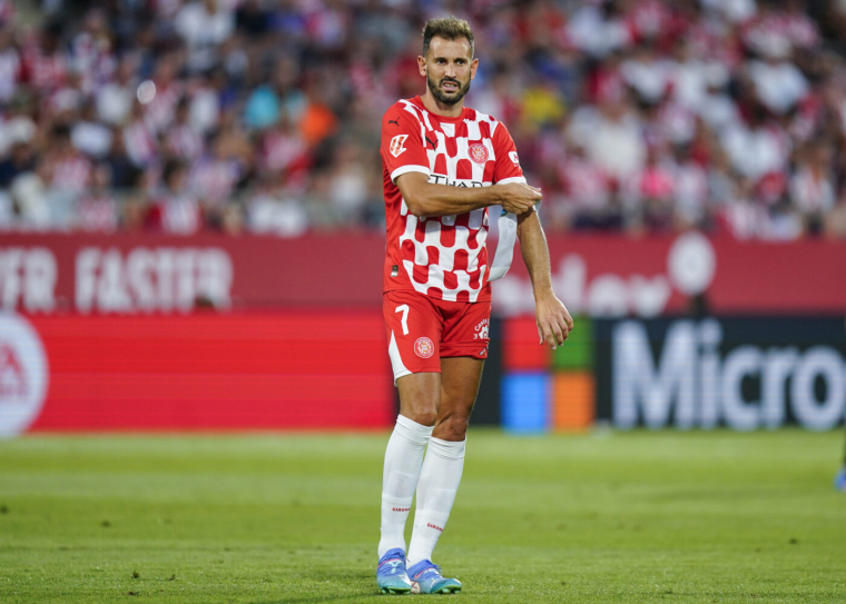Un joueur de champ termine dans les buts et élimine un club de Ligue des champions en Coupe