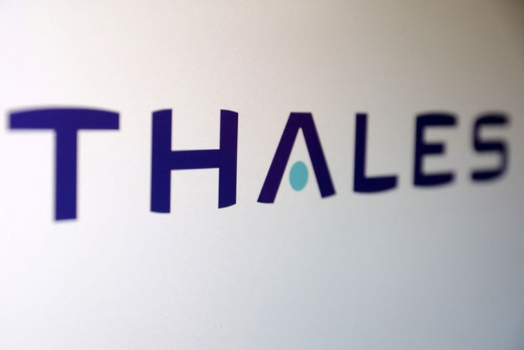 L'illustration montre le logo de Thales