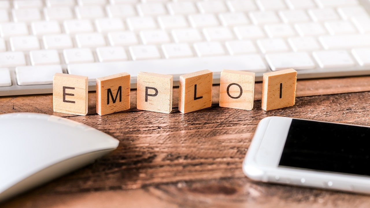 Le CDI n'est plus une fin en soi pour les jeunes actifs (Crédits: Adobe Stock)