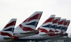 LE GOUVERNEMENT BRITANNIQUE COMPTE ACHETER DES ACTIONS DE COMPAGNIES AÉRIENNES