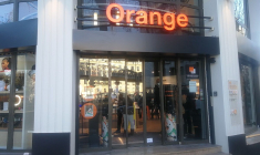 Une boutique Orange, Ã  Paris (crédit photo :  / L. Grassin )